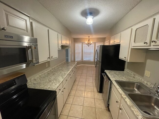 Building Photo - Great home in a cove, Southaven Schools!