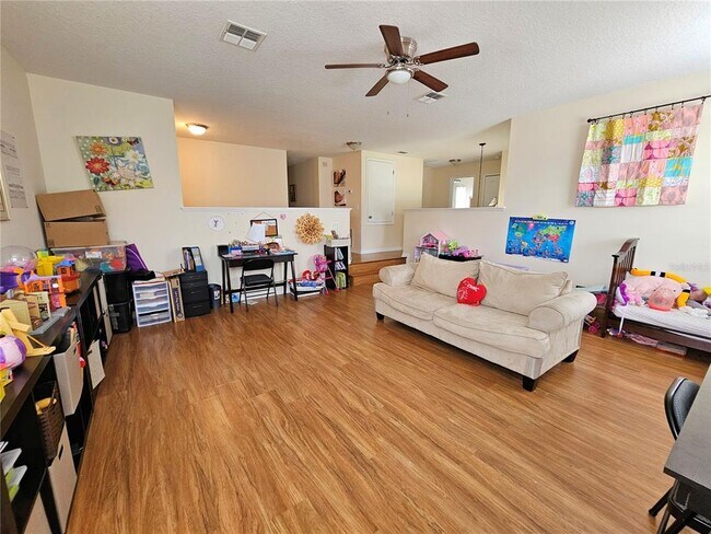 Building Photo - 718 Willett Dr