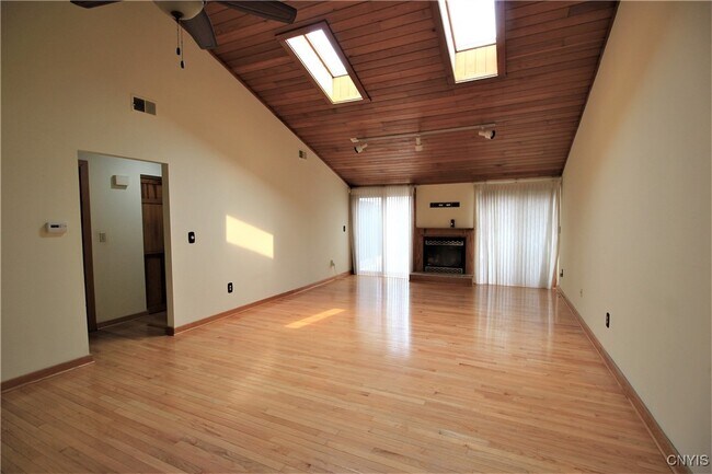 Building Photo - 222 Shuart Ave