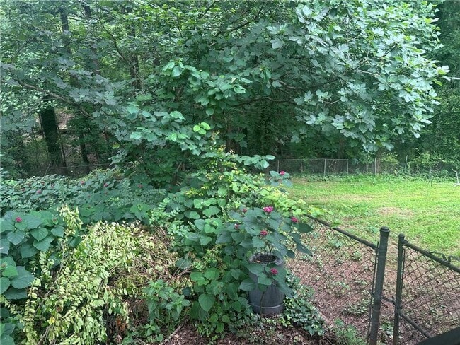 Building Photo - 2647 Hatfield Cir SE