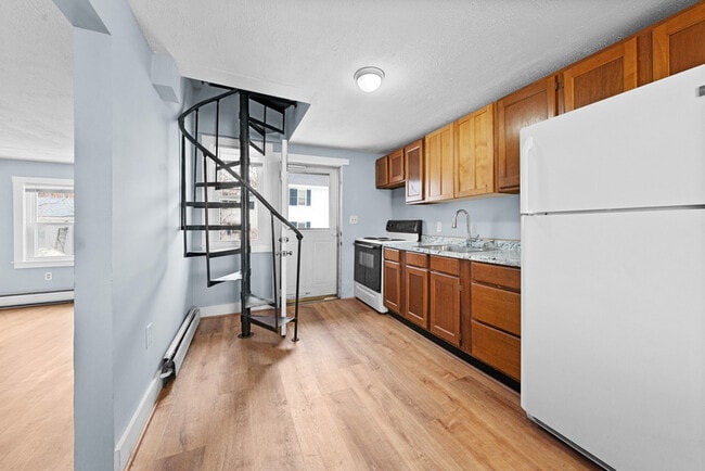 Building Photo - 54 Washington St