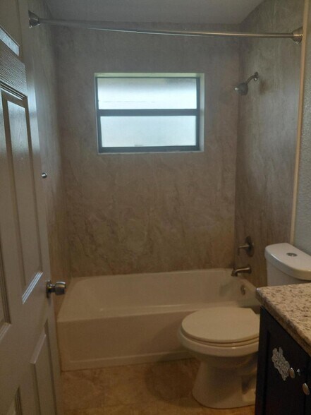 Building Photo - 1322 Pines Ln
