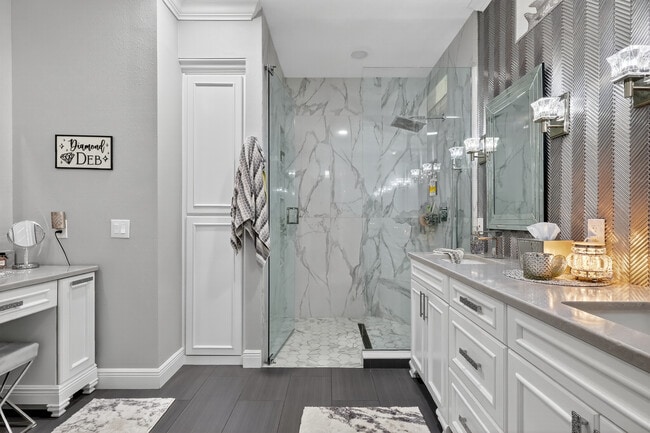 Building Photo - 145 Silver Falls Dr