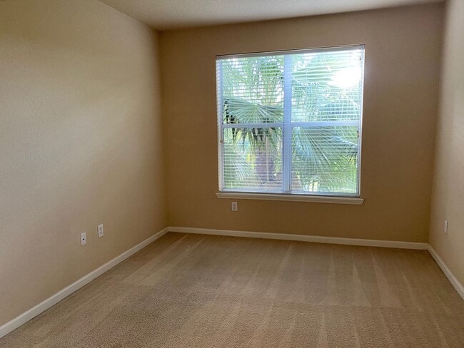 Building Photo - Experience luxury living at its finest in ...