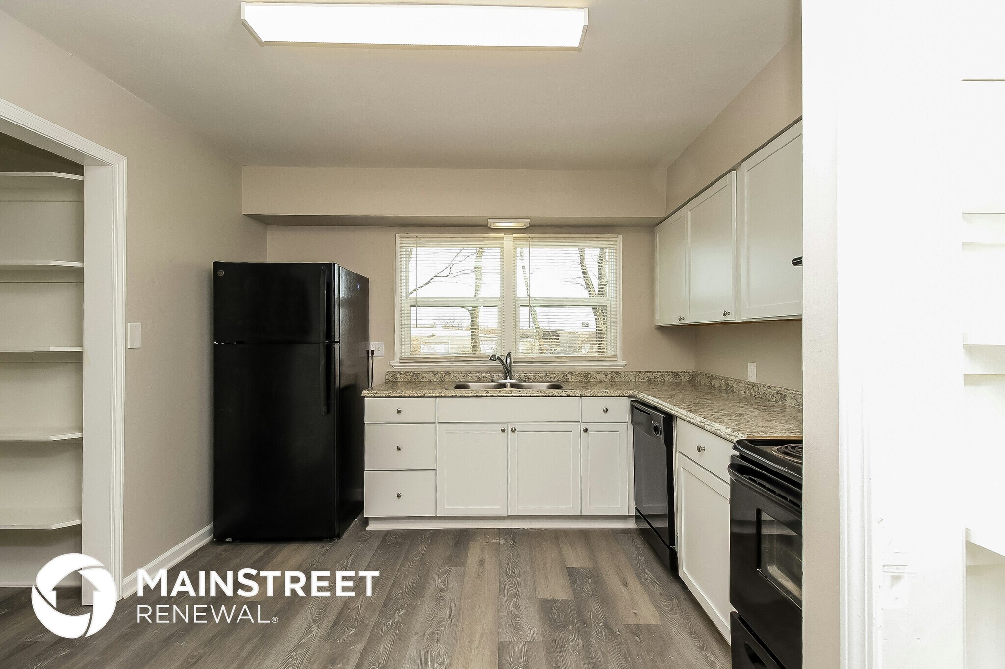 Building Photo - 11805 E Lawndale Ave