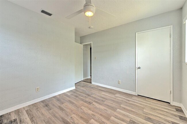 Building Photo - 1511 Meridel Ave