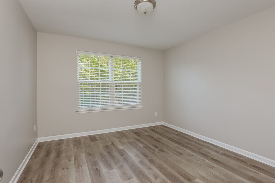 Building Photo - 2728 Maybrook Crossing Dr