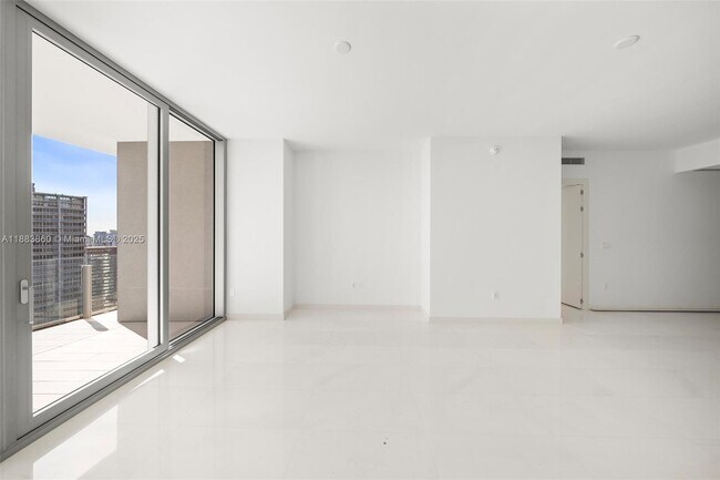 Building Photo - 300 Biscayne Blvd Way