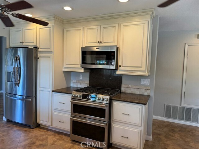 Building Photo - 1990 Willowbrook Dr