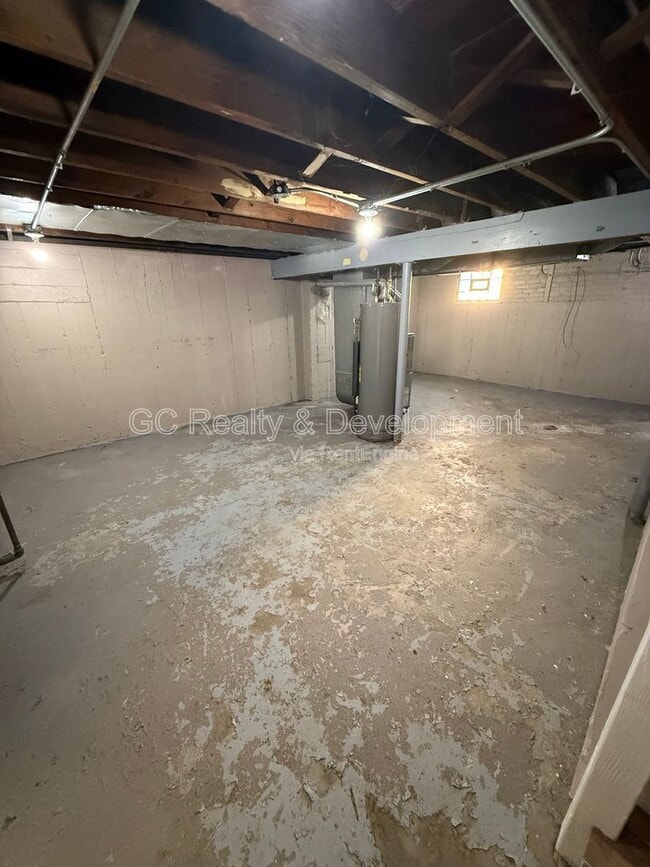 Building Photo - 9528 S Chappel Ave