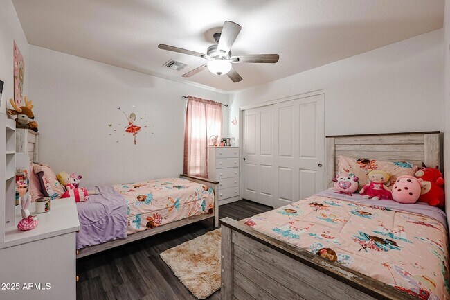 Building Photo - 13959 W Country Gables Dr