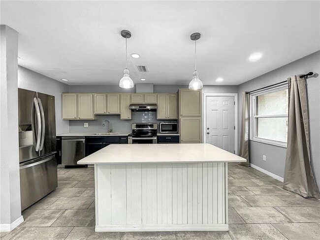 Building Photo - 6809 S Himes Ave