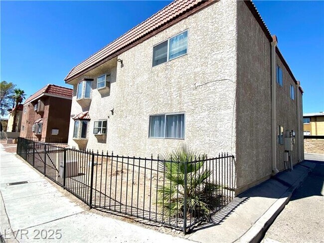 Building Photo - 5323 Mancos Ct