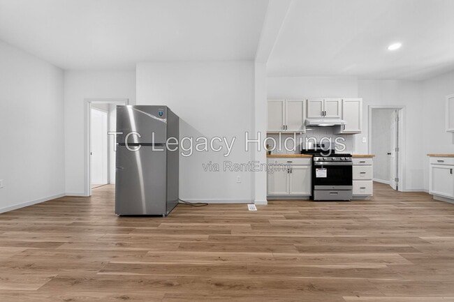 Building Photo - 87 Crisfield St