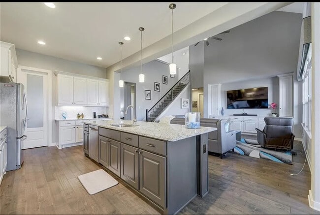 Building Photo - 104 Garner Park Cove