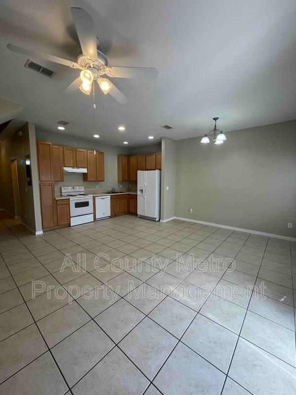Building Photo - 2468 Caravelle Cir