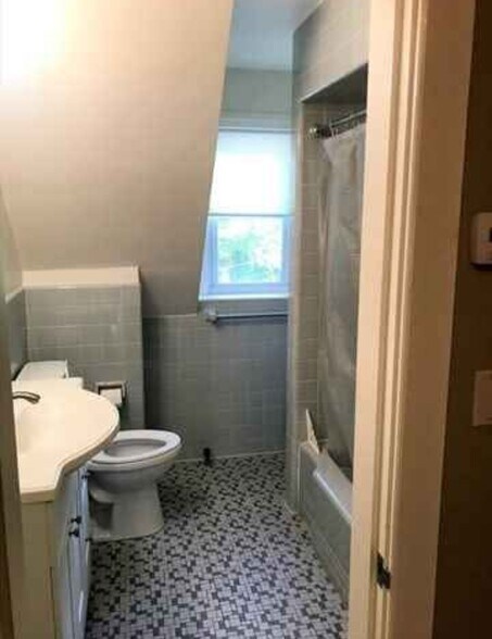 Bathroom - 82 Park Ave