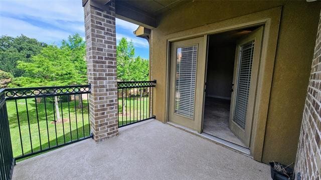 Building Photo - 950 Brook Forest Ln