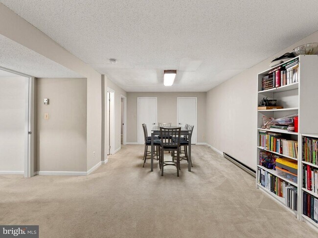 Building Photo - 3044 Emerald Chase Dr