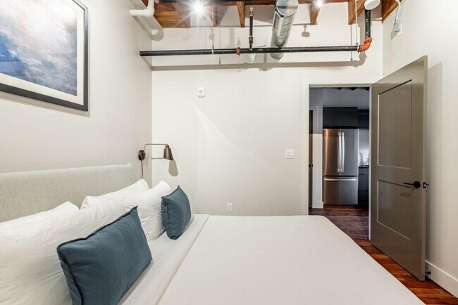 Building Photo - 315 Girod St