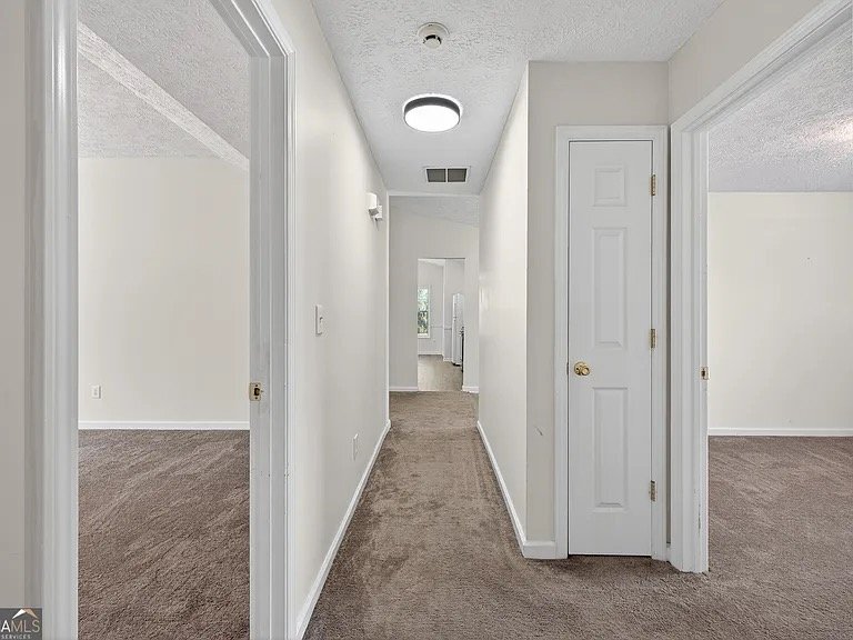 Building Photo - 222 Eagles Crest Ct