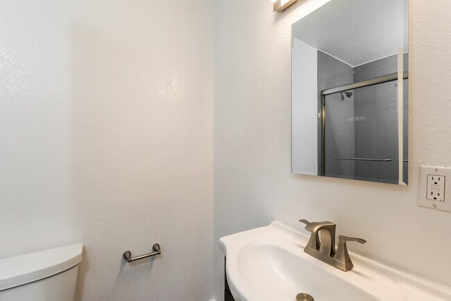 Building Photo - 5577 Ohio Ct
