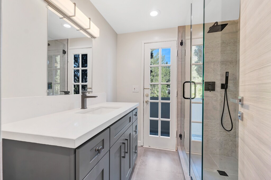 Building Photo - 19653 Valdez Dr