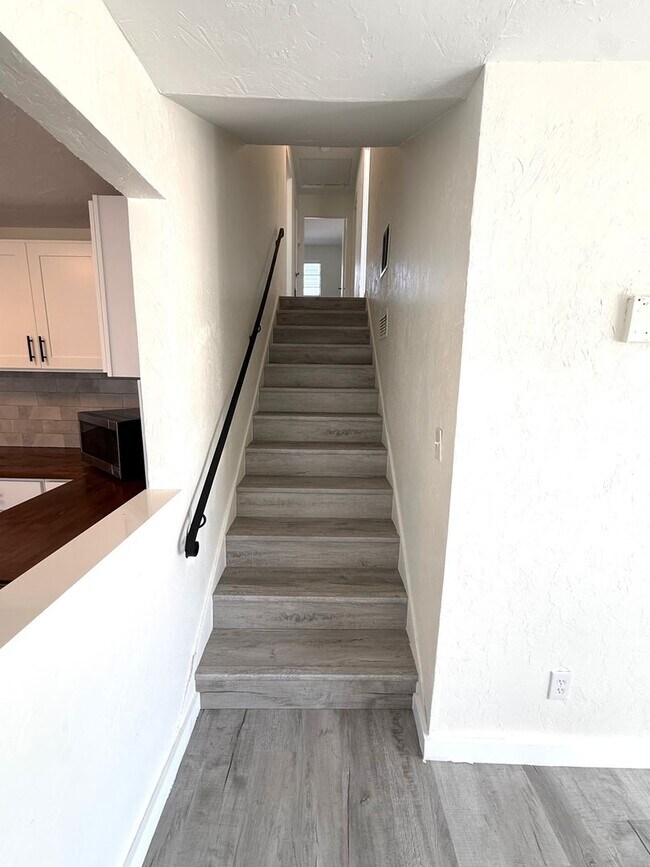 Building Photo - 3181 Hatton St