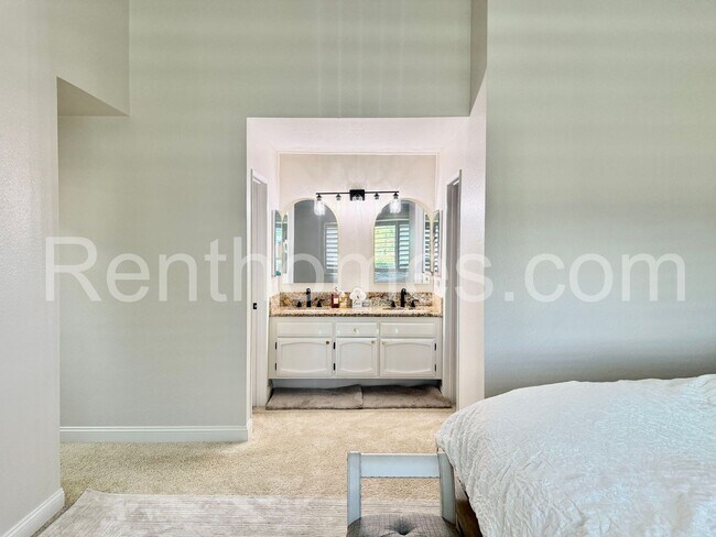 Building Photo - 11872 Bernardo Terrace