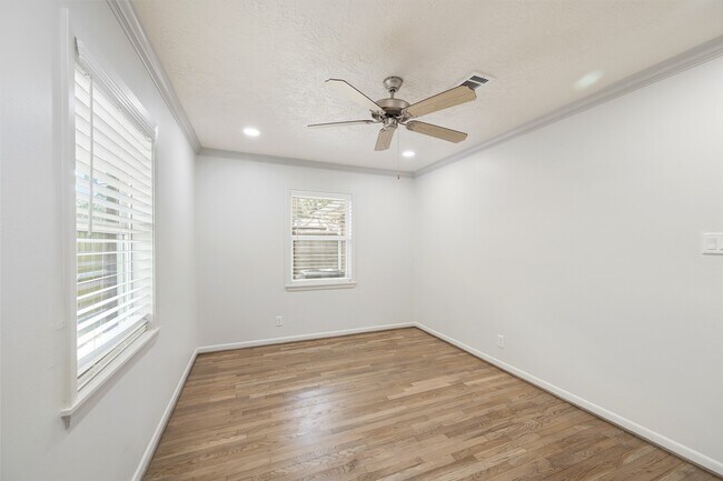 Building Photo - 855 Judiway St