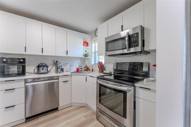 Building Photo - 8900 Washington St