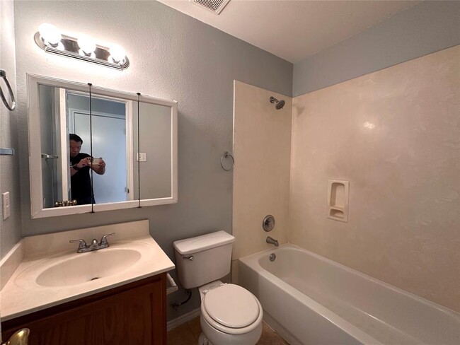 Building Photo - 202 Lucky Clover Ln