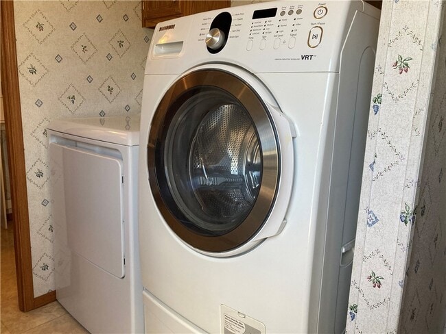 Building Photo - 1447 Rochester St