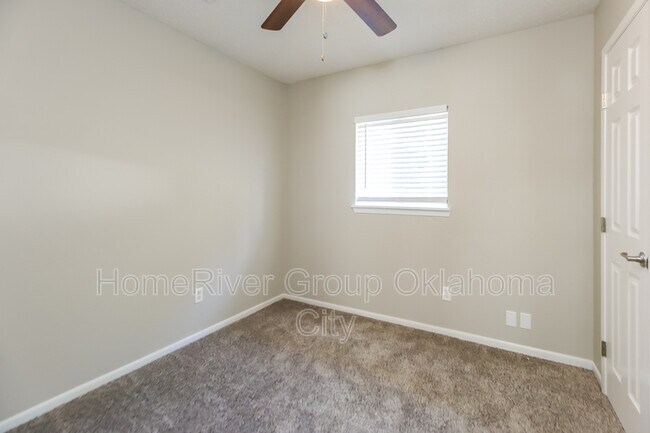 Building Photo - 912 Craig Dr