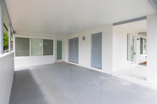 Building Photo - 610 N 31st Ct