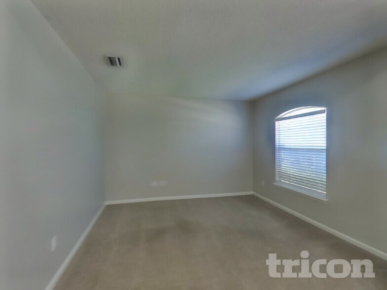 Building Photo - 87535 Creekside Dr