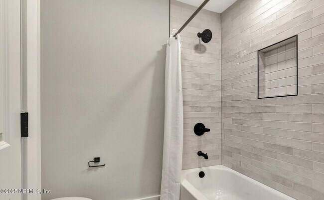 Building Photo - 1328 6th Ave N