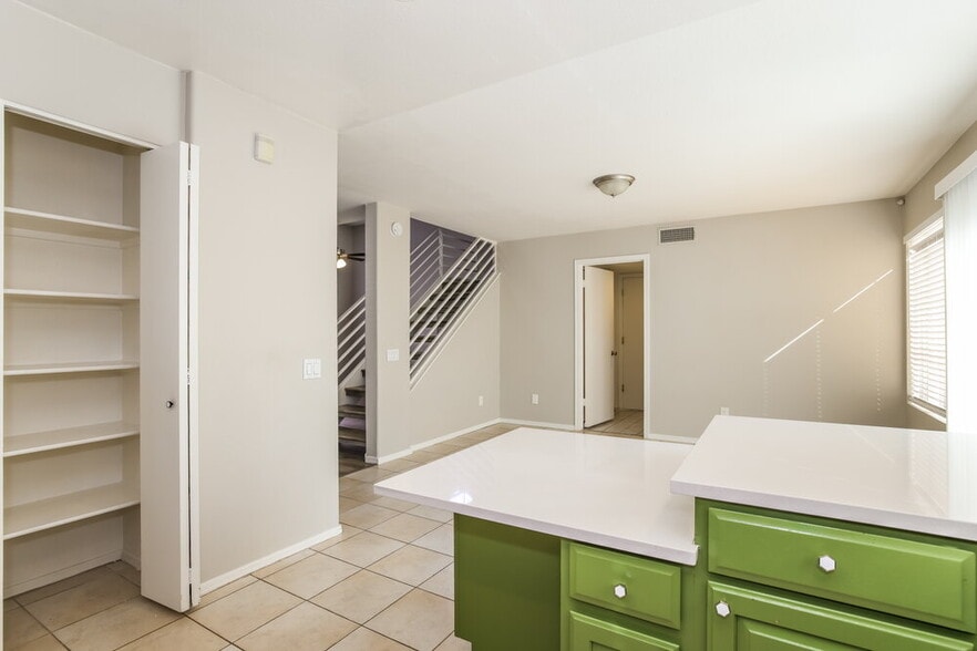 Building Photo - 3805 E Ironwood Dr