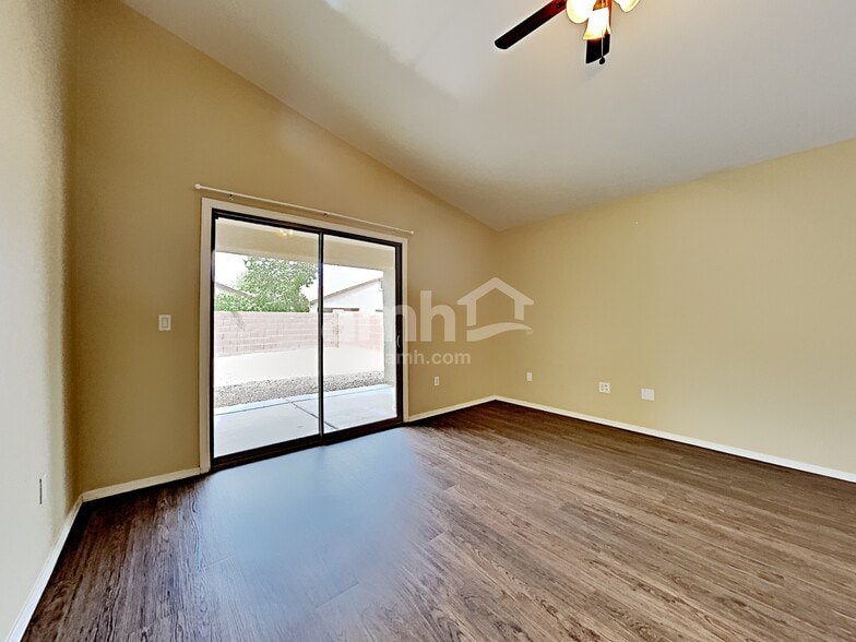 Building Photo - 4133 E Lushfield Dr