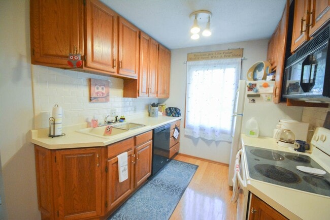 Building Photo - Enjoy the amazing Valhalla amenities witho...
