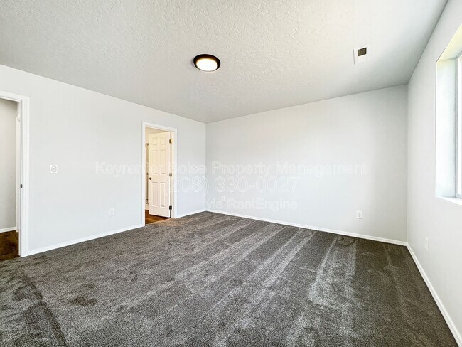 Building Photo - 411 Gold Nugget Ave