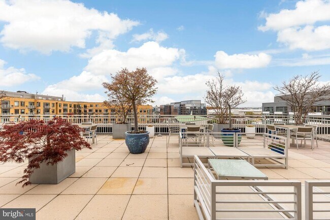 Building Photo - 440 L St NW