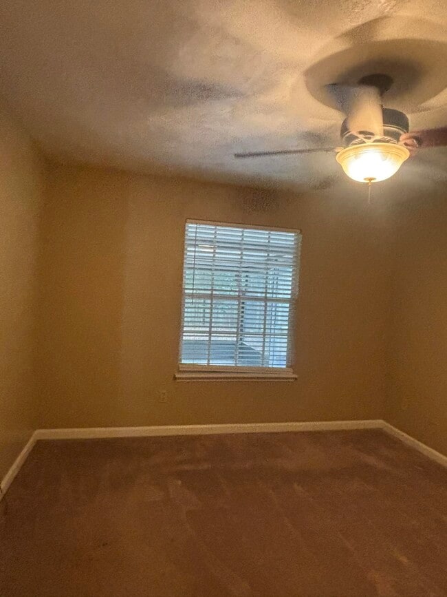 Building Photo - 447 Richview Park Cir W