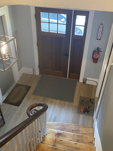 Entryway - 171 Austin St