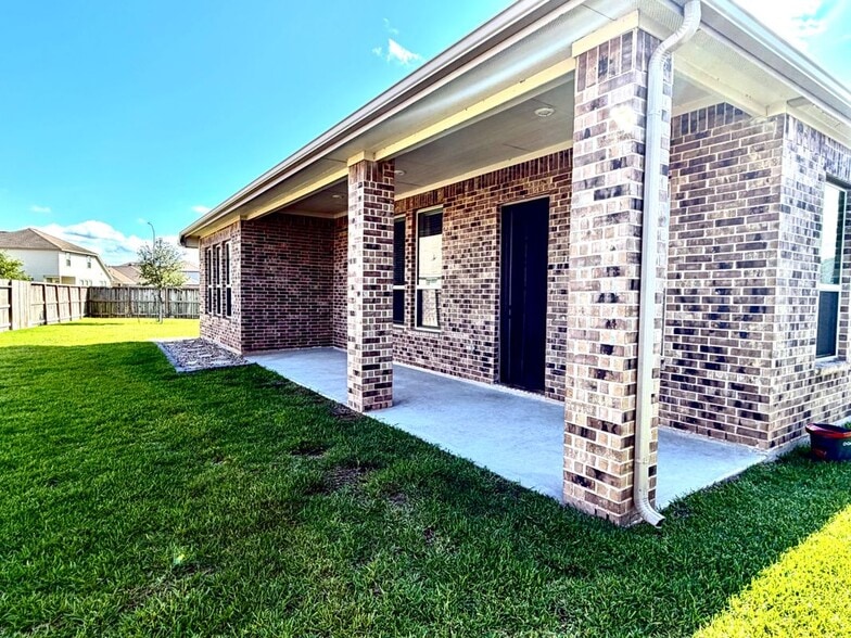 Building Photo - 3715 Rock Ledge Dr