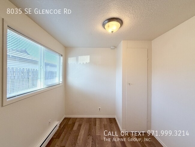 Building Photo - 8035 SE Glencoe Rd