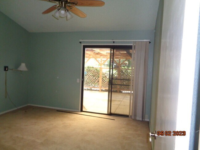 Building Photo - 6122 Vanden Rd