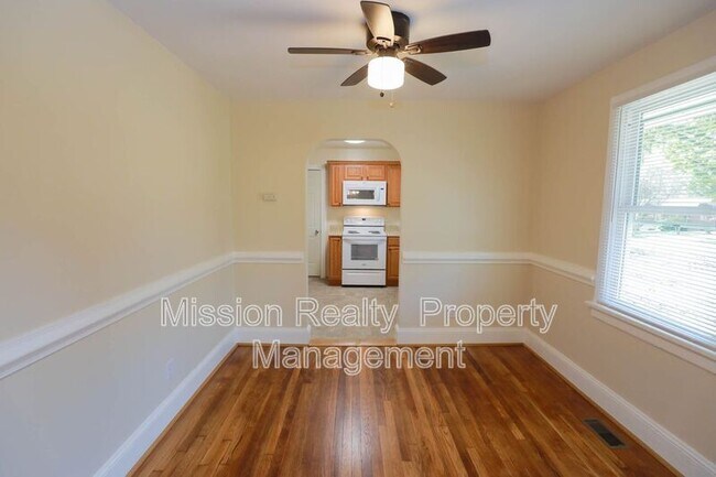 Building Photo - 7509 Montrose Ave