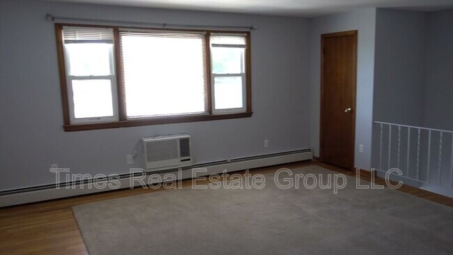 Building Photo - 708 Carmen Dr