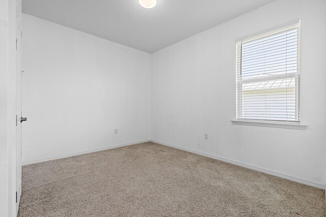 Building Photo - 4006 SW 26th Ct
